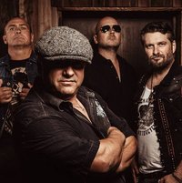 Bandfoto der Band "Rocktools" mit vier Mitgliedern